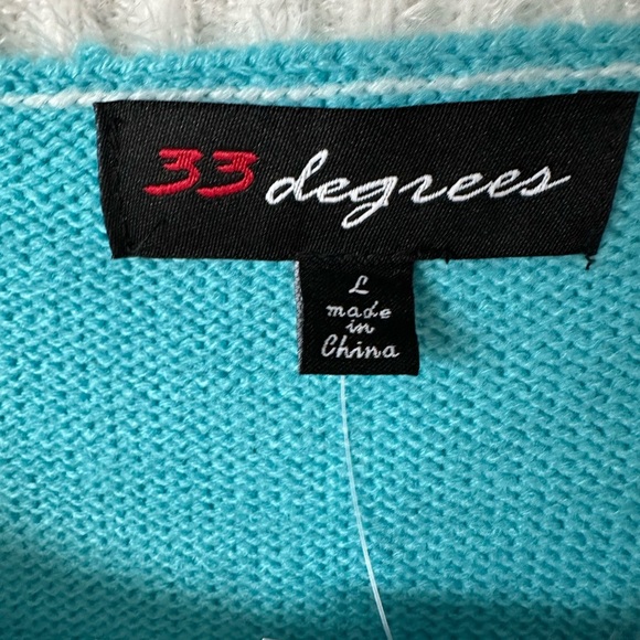 33 DEGREES Fuzzy Holiday Snowflakes Reindeer Large Scoop Crew Sweater BNWT - Picture 5 of 9